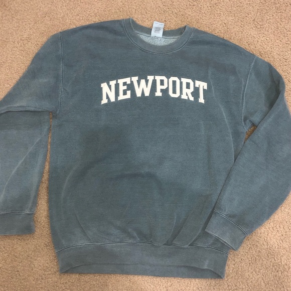 Gildan Sweaters - NEWPORT RI crew neck sweatshirt